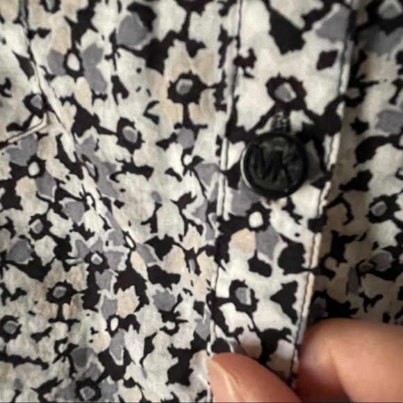 Floral button up shirt - Picture 3 of 4